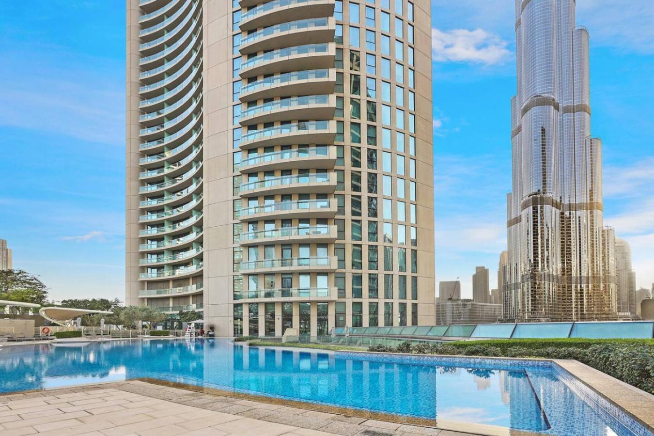 Apartment First Class 1br Iconic Cityscape Haven
